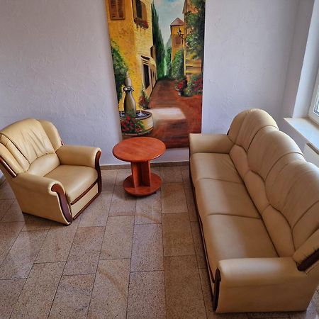 Hotel Podroznik Koszuty Екстер'єр фото