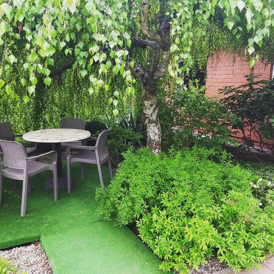 Hotel Podroznik Koszuty Екстер'єр фото