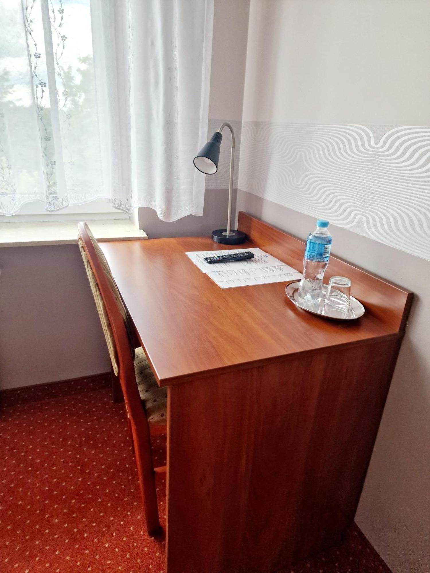 Hotel Podroznik Koszuty Екстер'єр фото