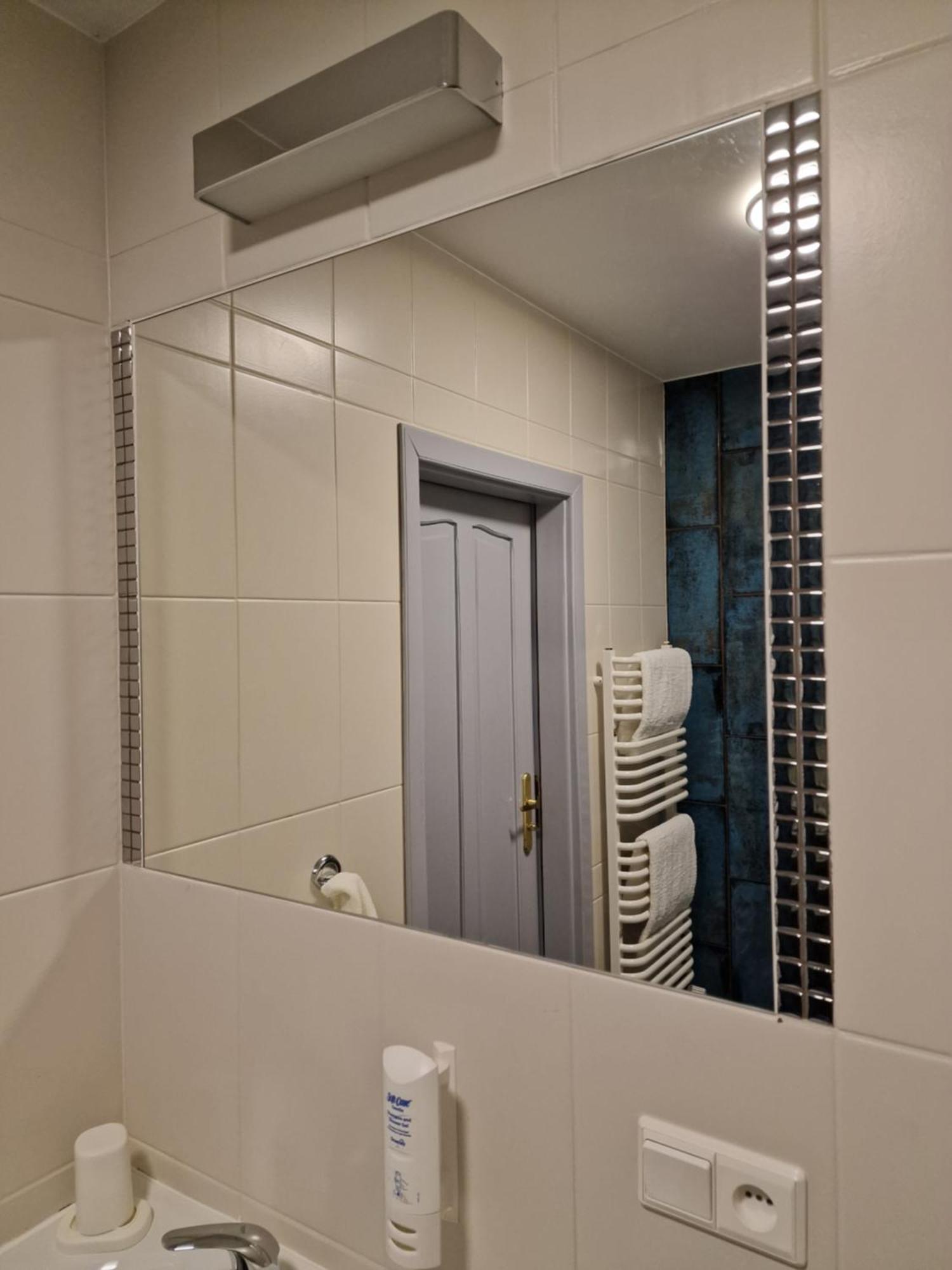 Hotel Podroznik Koszuty Екстер'єр фото