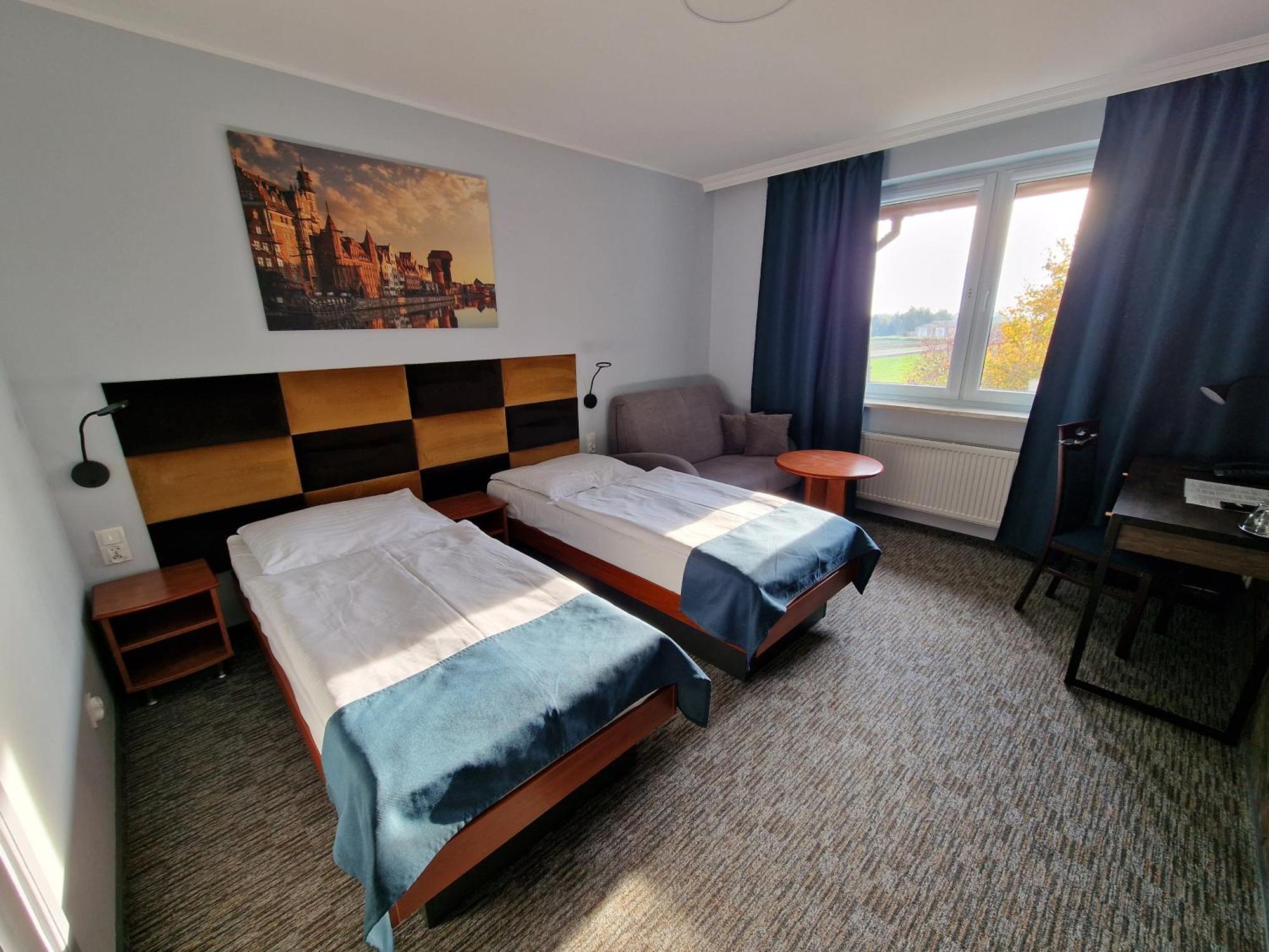 Hotel Podroznik Koszuty Екстер'єр фото
